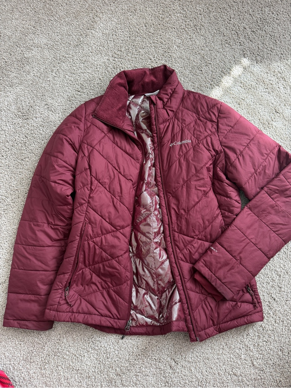 Columbia Women's Quilted Puffer Jacket - Maroon